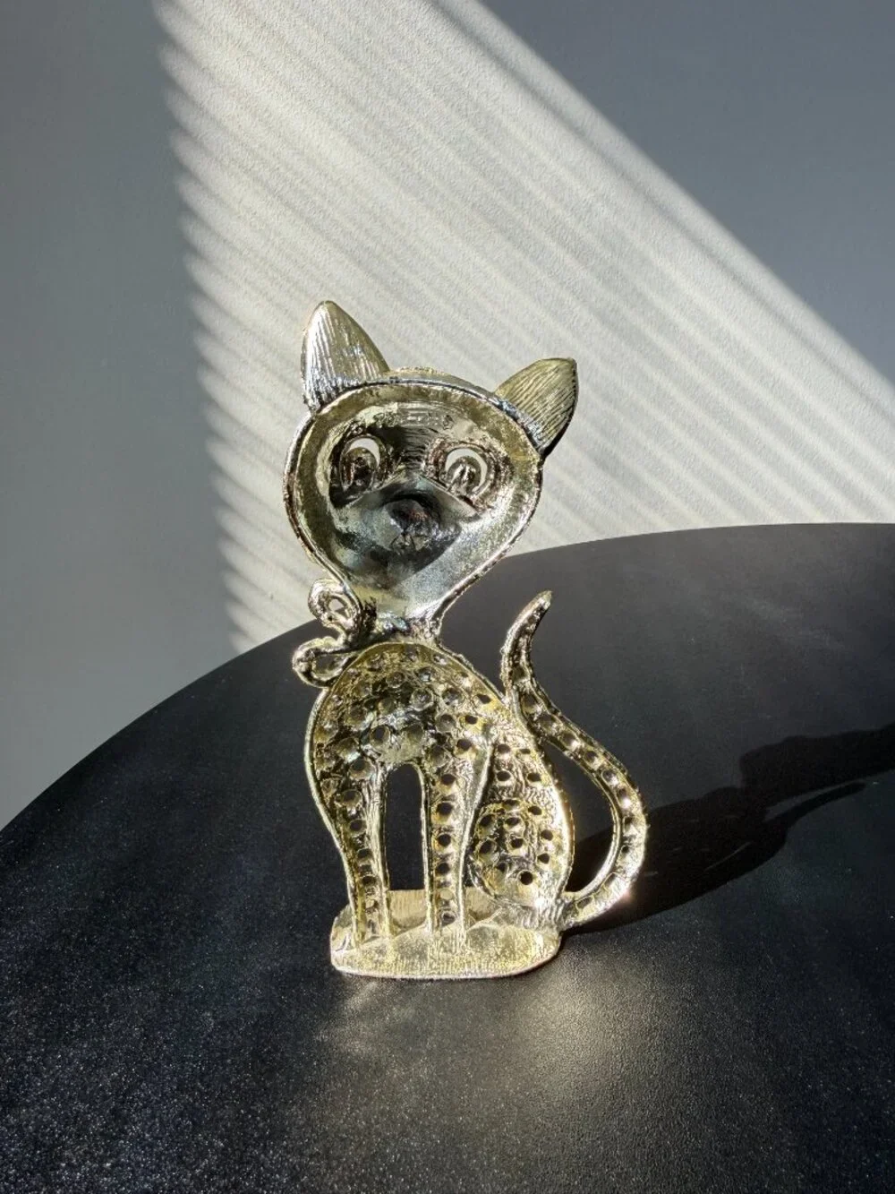 2/$40 🌸 Vintage Torino Gold Tone Cat Earring Holder – Metal Jewelry Stand - Picture 6 of 7